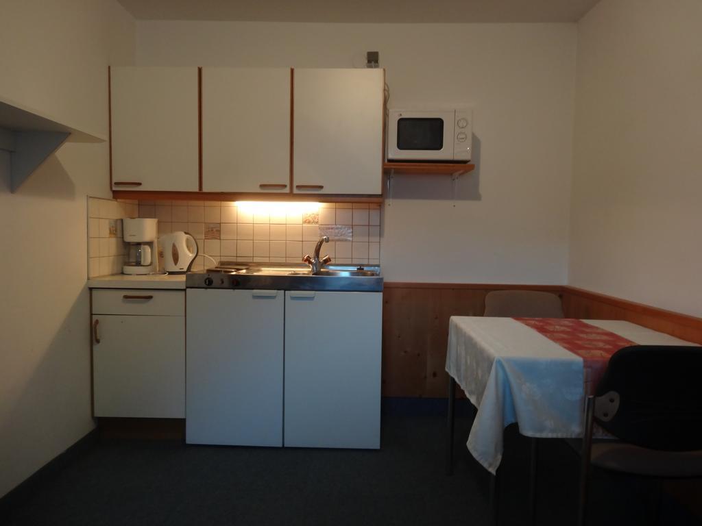 Köflerhof Appartements St. Leonhard im Pitztal Zimmer foto