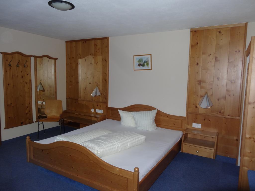 Köflerhof Appartements St. Leonhard im Pitztal Zimmer foto