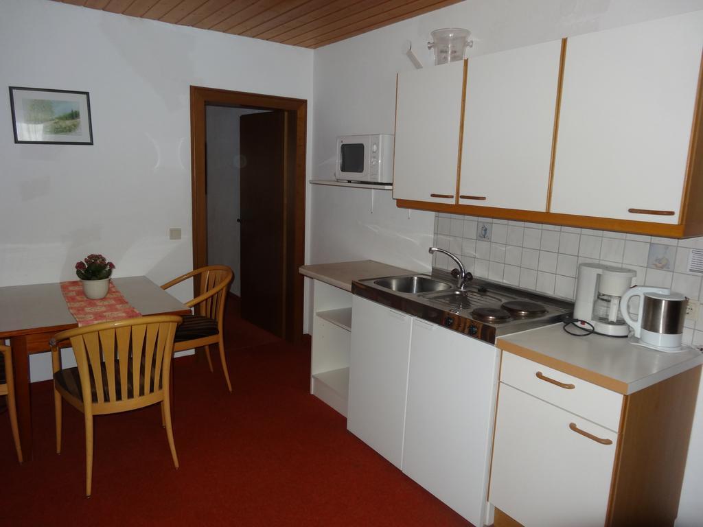 Köflerhof Appartements St. Leonhard im Pitztal Zimmer foto